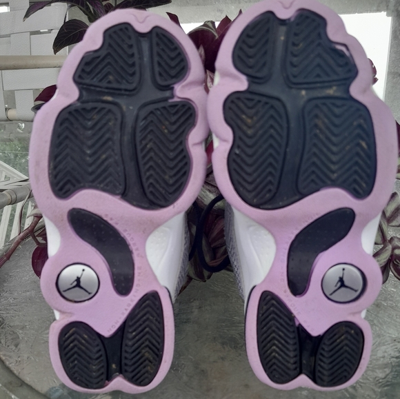 Air Jordan 13 retro houndstooth. Size 13. Black/lilac-white. - Picture 5 of 6